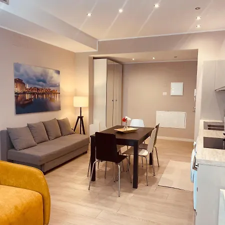 Апартаменты Urban Chic